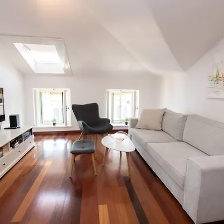 Mascagni Modern Seaview Apartament *